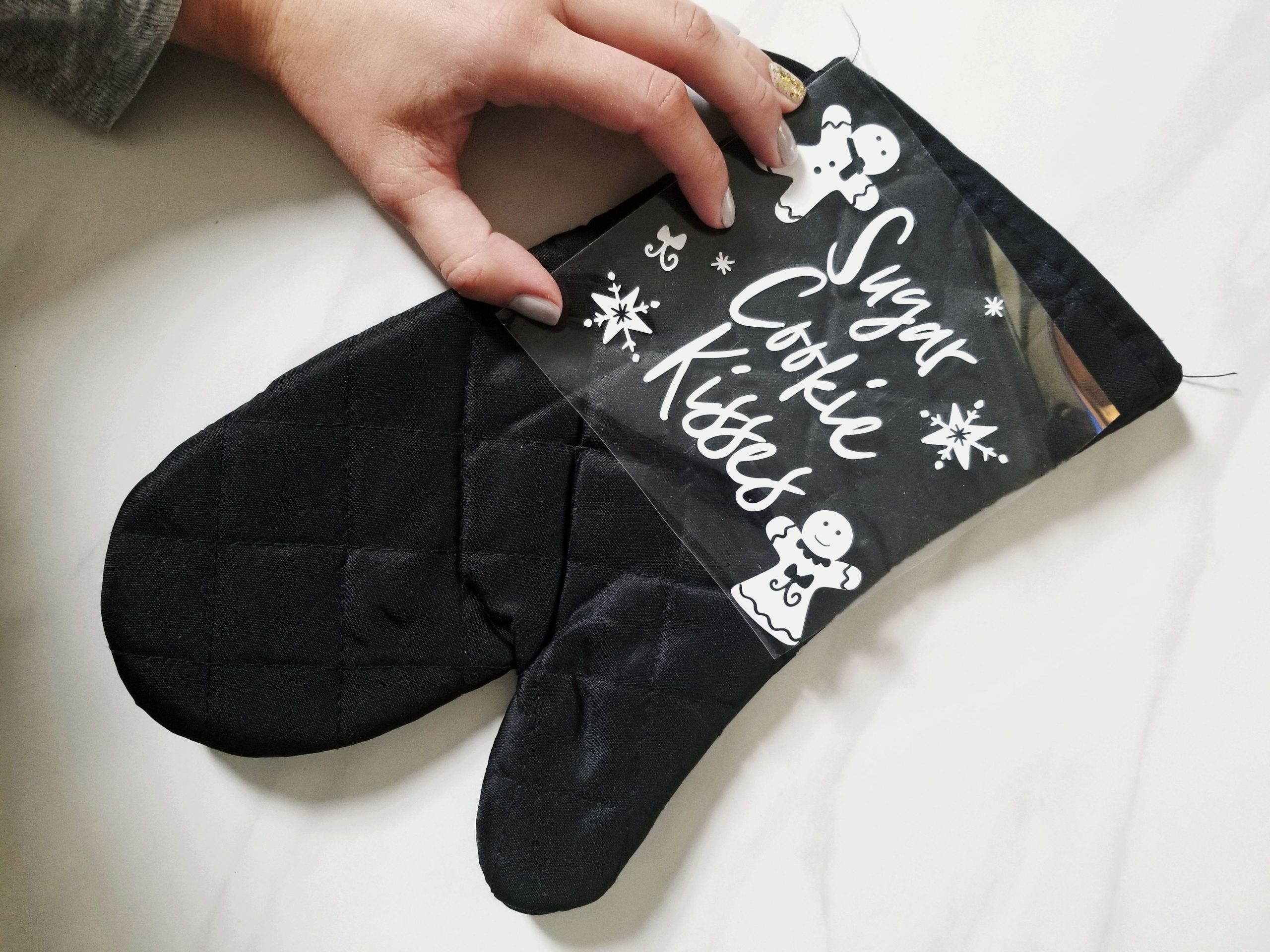 Quick & Easy Personalized Oven Mitts